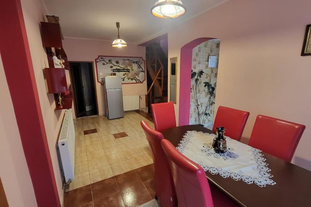 Вилла Casa In Oradea ! Экстерьер фото