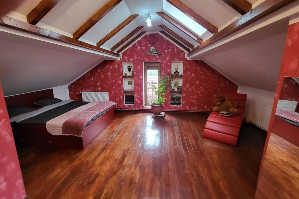 Вилла Casa In Oradea ! Экстерьер фото